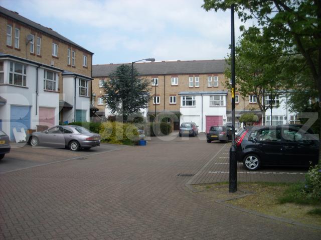			4 Bedroom, 1 bath, 1 reception House			 Keats Close, Bermondsey